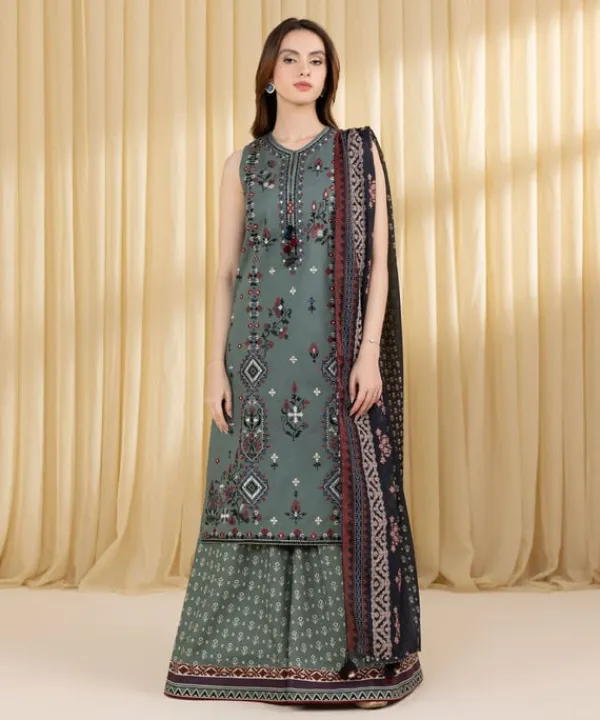 Best Sapphire 3 Piece - Embroidered Lawn Suit GreyDupatta