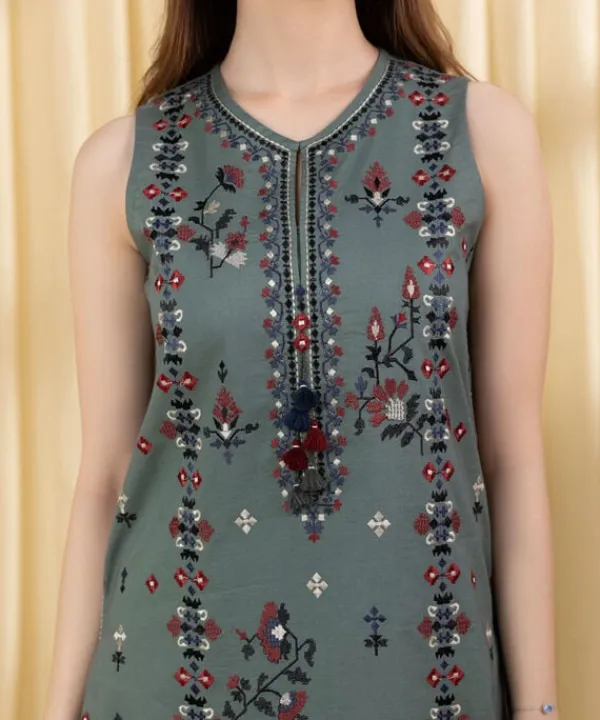 Best Sapphire 3 Piece - Embroidered Lawn Suit GreyDupatta