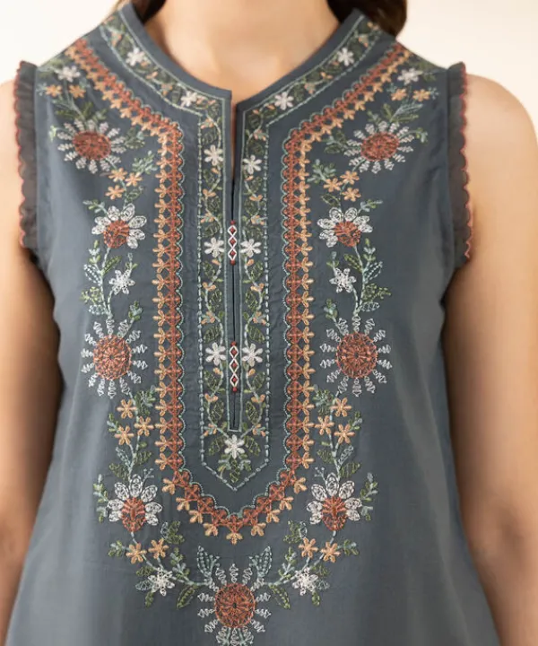 Fashion Sapphire 3 Piece - Embroidered Lawn Suit Dark GreyDupatta